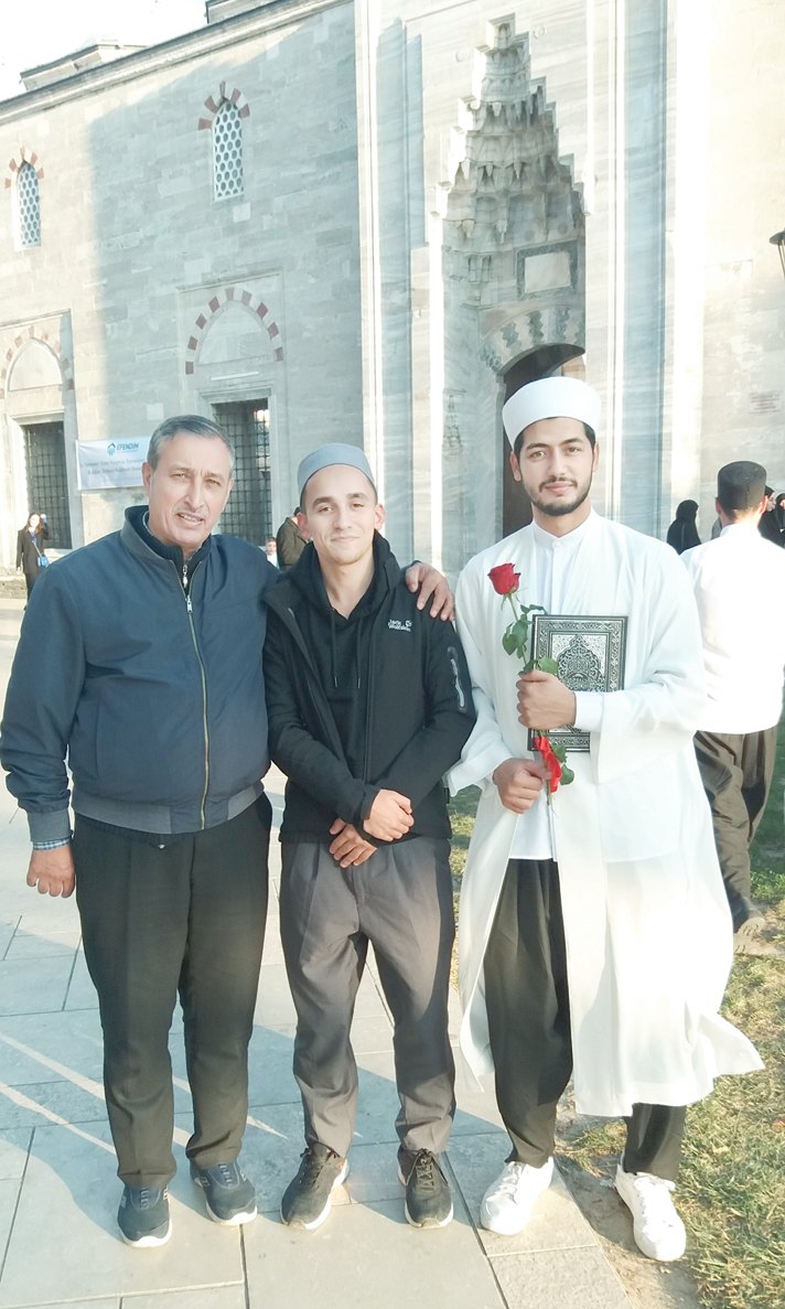 hafızlarla 5 (1)_e0d0d09c99763029acf7be8fd49b0eb3.jpg